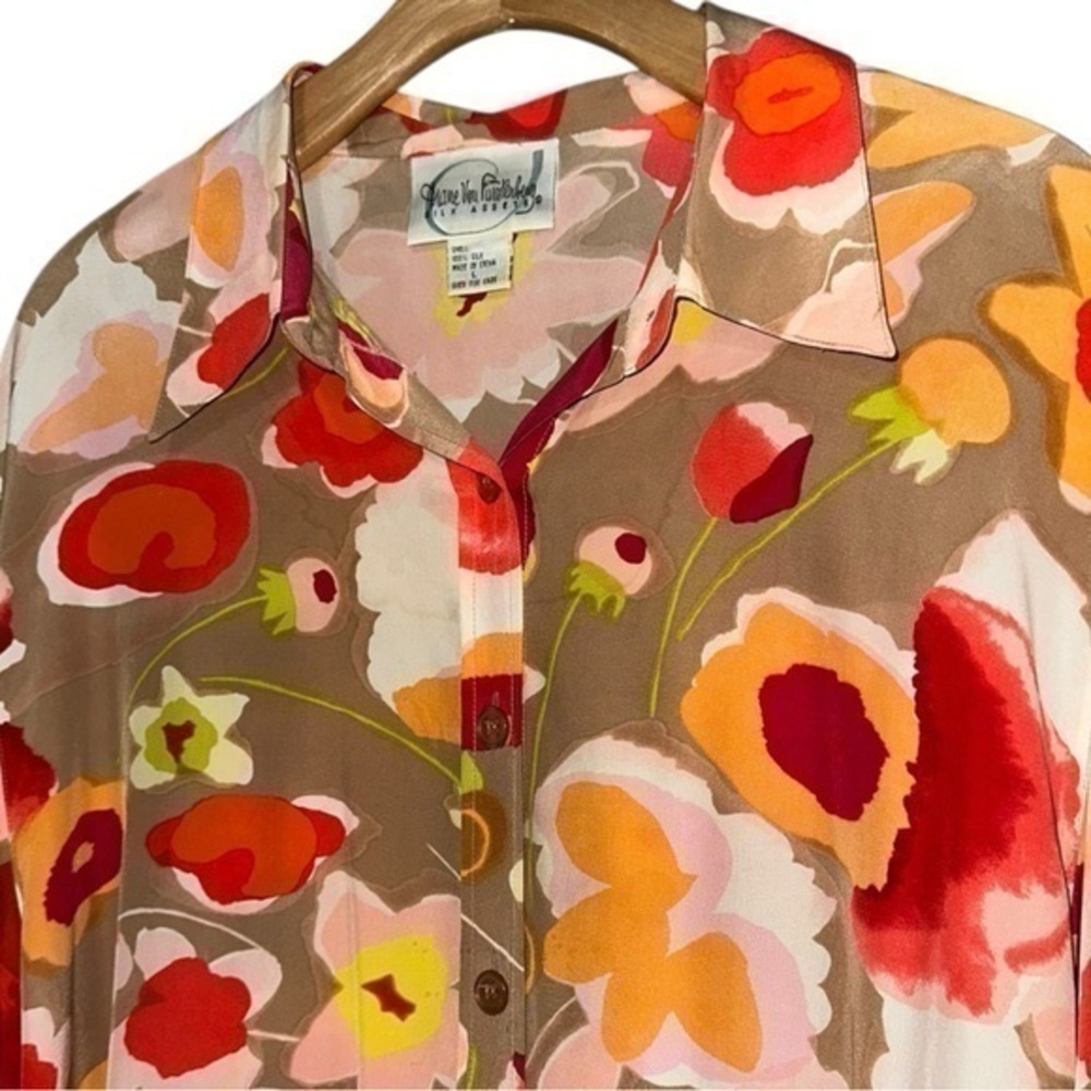 Diane Von Furstenberg Vintage Women’s Size L Retro Floral Silk Button Down Shirt - Picture 1 of 7
